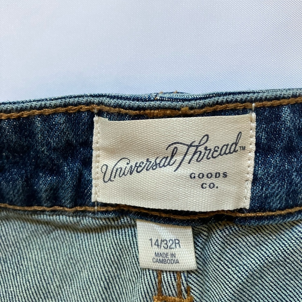 Shorts - Picture 4 of 8